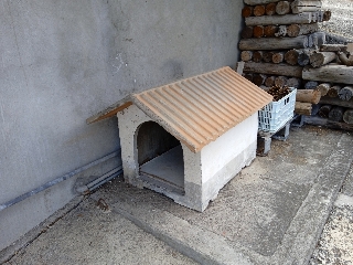 Casa para cão em betão  