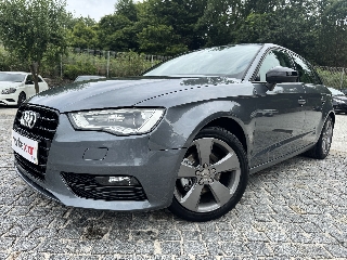 AUDI A3 1.6 Tdi Sport S-tronic Gasóleo 