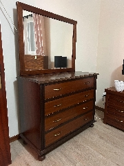 Móvel para quarto com espelho embutido 