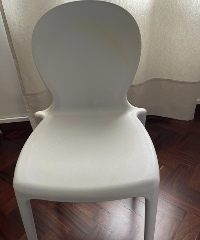 Cadeira cinzenta 