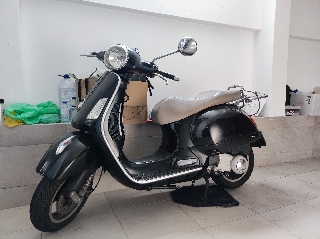 Vespa GTS 25 250 cc Scooter 