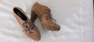 Botins castanhos NOVOS nº38 38 
