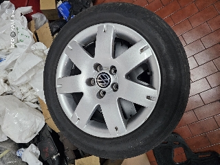 Jantes VW/SEAT 16 com pneus novos 16" Sim