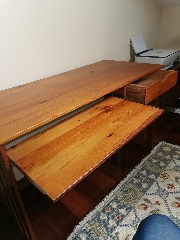 Secretária de computadores