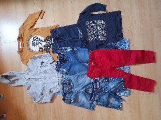 Roupa Criança 4/6 cada 2,50eur ou 15eur Lote