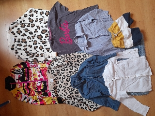 Roupa Criança 4/6 cada 2,50eur ou 15eur Lote