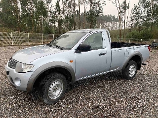 MITSUBISHI L200 4x4 motor 2.5 DID 136cv Gasóleo