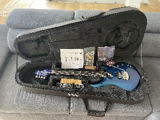 Ernie Ball Music Man John Petrucci Majesty Kinetic Blue