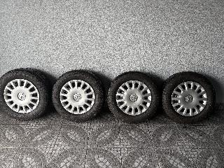 Pneus como novos 185/70 R14 185 70 14"