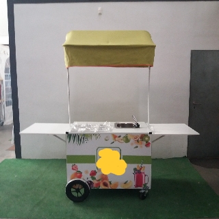 Carrinho de venda direta bebidas/saladas