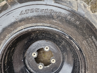 Vendo pneu com jante para Yamaha grizzly 600. Ano 2000. 7.5 25 12"