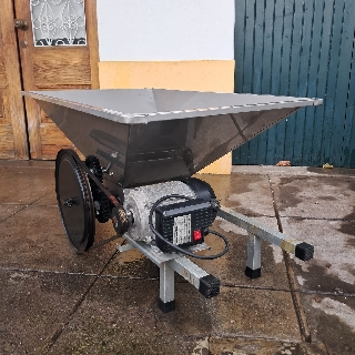 Esmagador de Uvas com motor elétrico