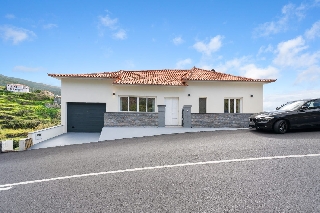 Moradia T4 para Venda