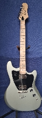 Guitarra electrica Guild Surfline Mistr
