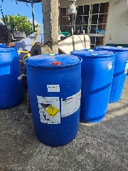 Vendo bidões 200 plástico
