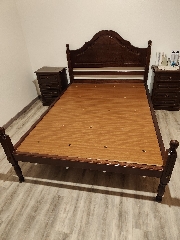 Cama de Casal + Estrado + 2 Mesas de Cabeceira