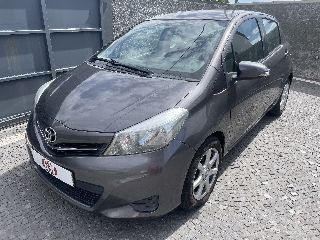 TOYOTA YARIS 1.4 D4D 90cv CONFORT Gasóleo