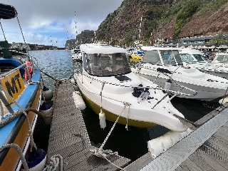 Lancha Cabinada Marian 6m — Marina da Calheta