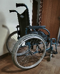 Cadeira de Rodas em Excelente Estado – Pronta a Usar