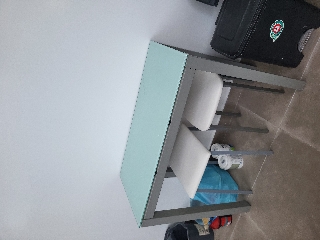 Mesa pequena de vidro
