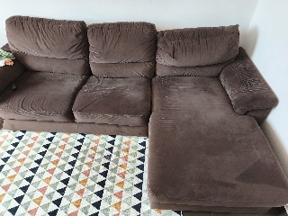Sofá chaise longue castanho