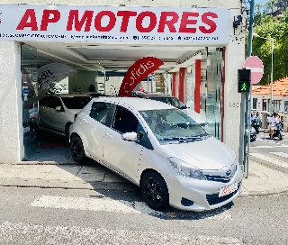 TOYOTA YARIS 1.4 D4D Gasóleo
