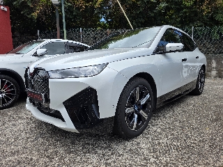 BMW IX XDRIVE40 AUTOMATICO Autonomia elétrica até 400 km Eléctrico