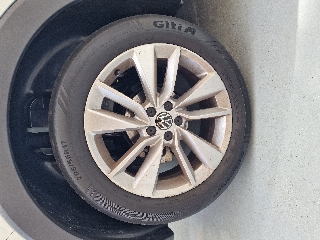 Jantes de liga leve originais VW 17" 4 jantes +pneus 205/55 R17