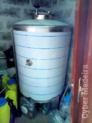 Cuba em inox , 550 litros (ideal para Vinho)