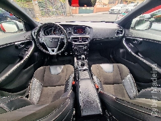VOLVO V40 2.0 D2 R DESIGN 120cv Gasóleo